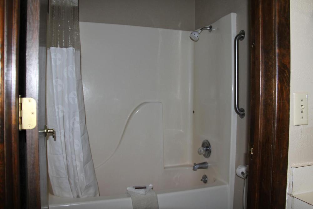 Queen Room at Lodge USA Motel, photo 2